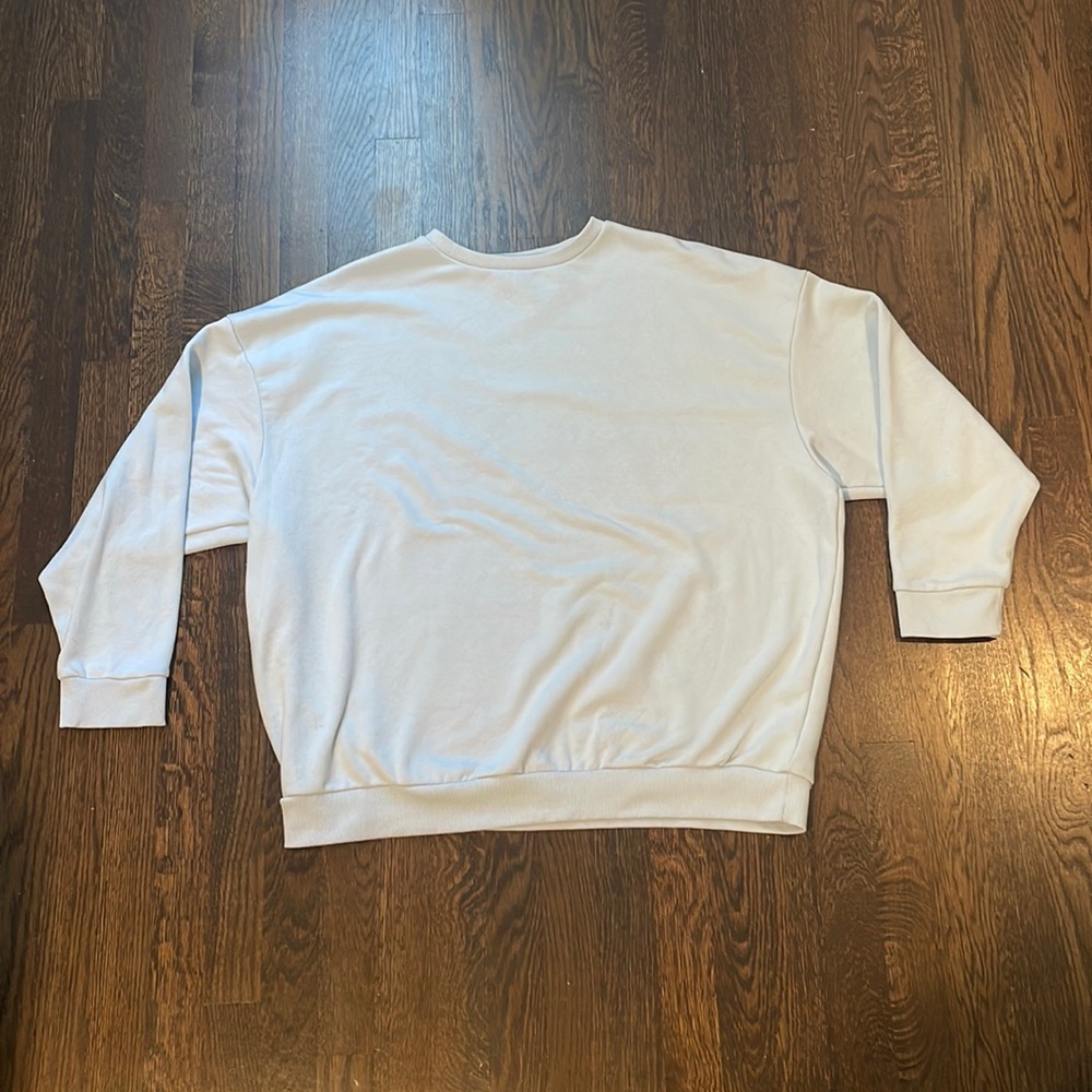 Boohoo-light blue crew neck (L)
